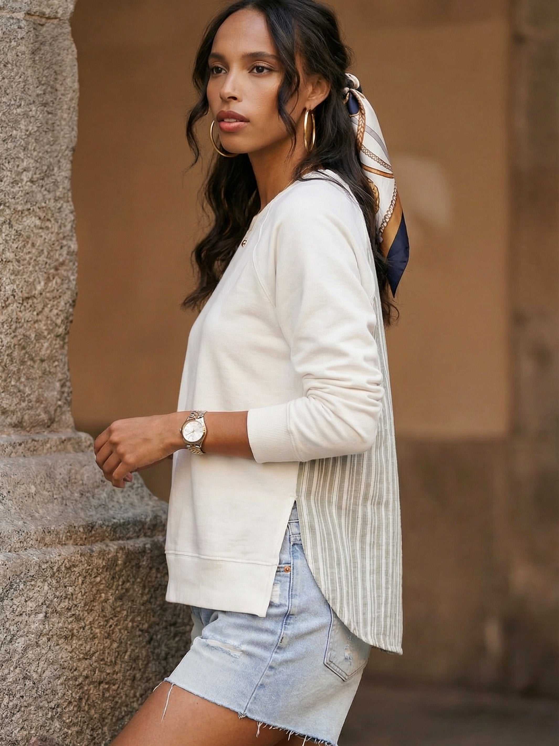 Vivi Contrast V-Neck Top