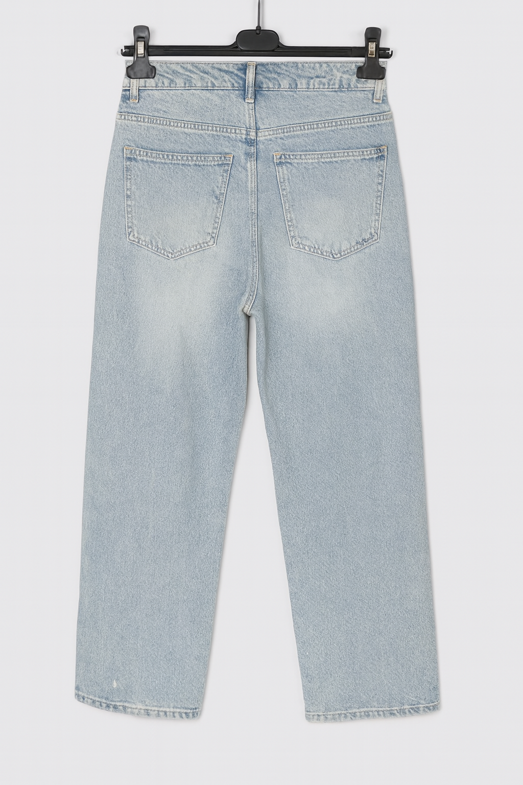 Sai | Embroidered Jeans