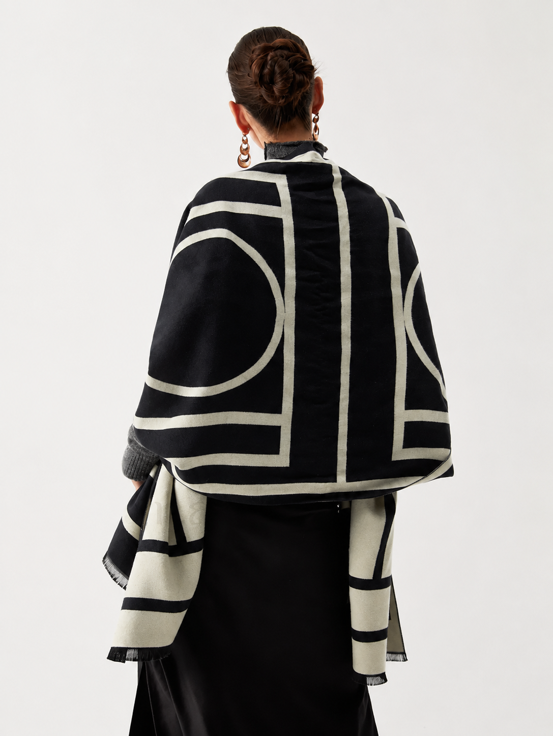 Rae | Wool Blend Graceful Geometric Pattern Scarf