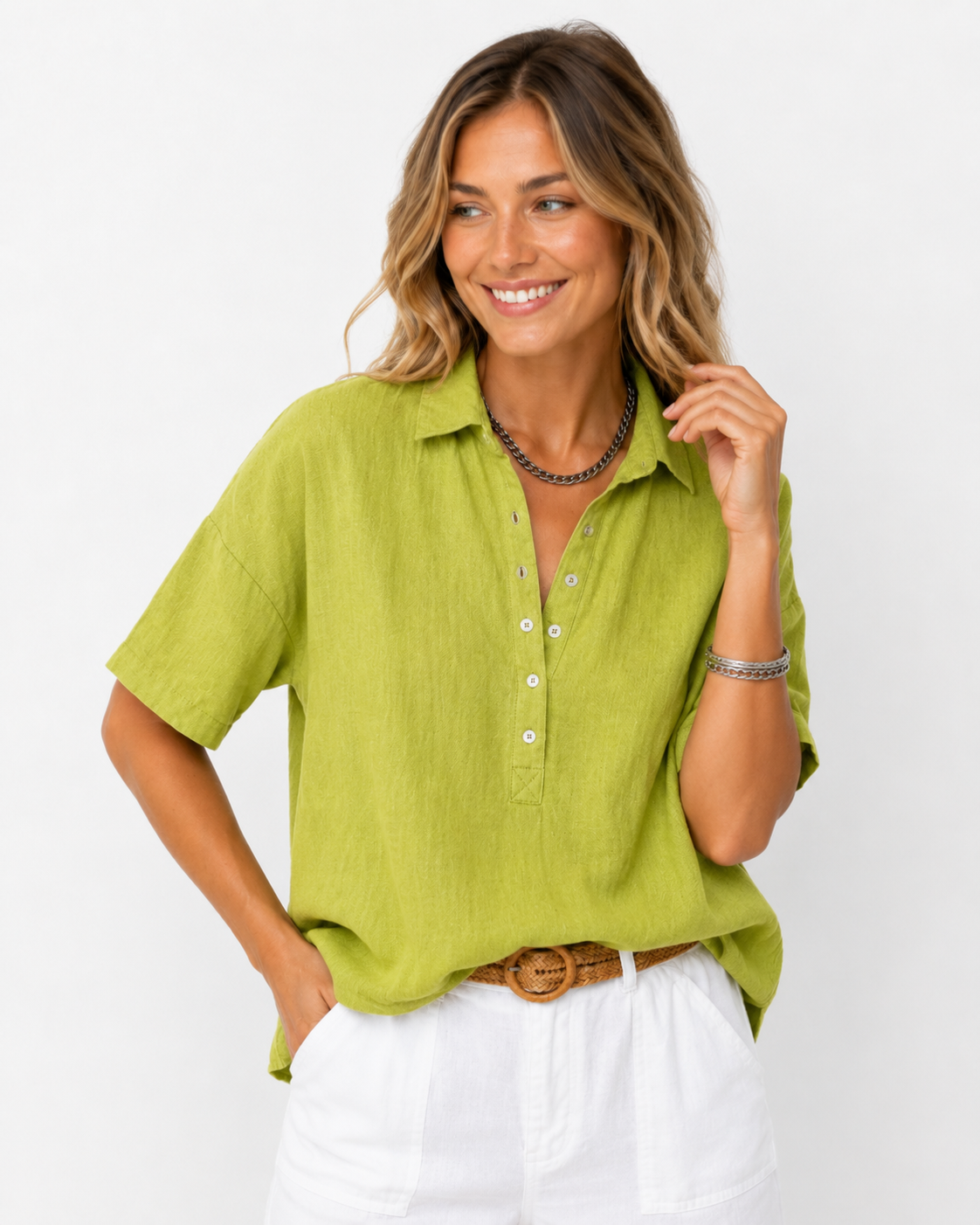 Ianne | Blouse with collar and button detail