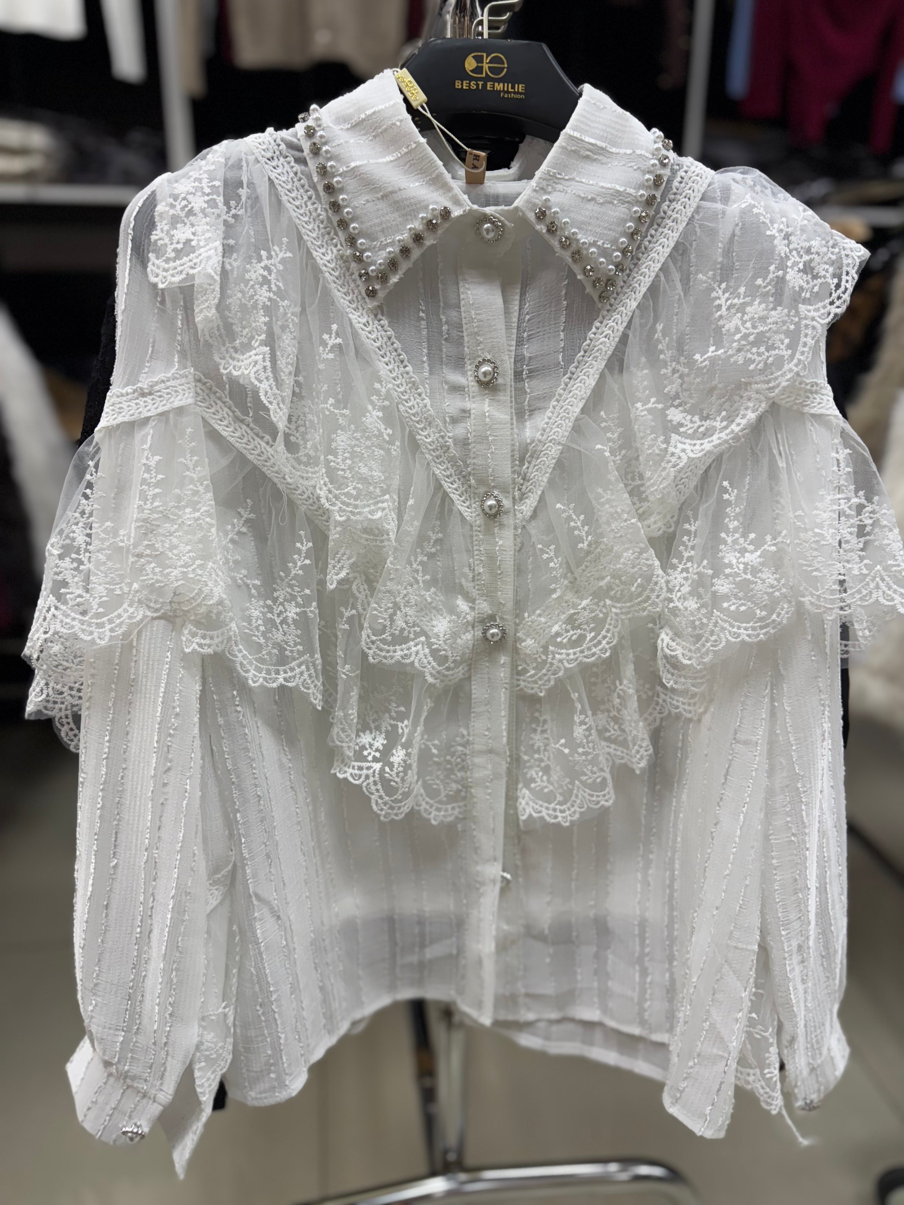 Vina | Stylish Vintage Blouse