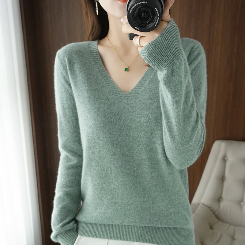 Alondra | Women's Warm V-neck Pullover