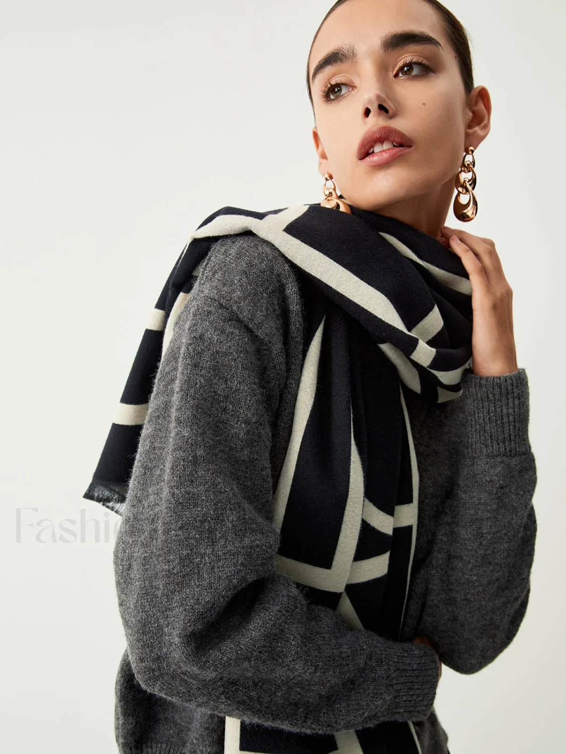 Rae | Wool Blend Graceful Geometric Pattern Scarf